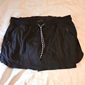 Athleta Crest Skort with Drawstring and Zipper Pockets. Size 14